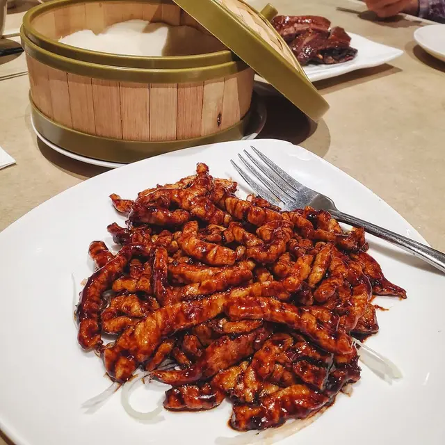 京醬肉絲配薄餅