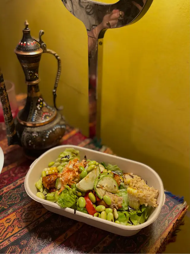 特色園池素雞飯