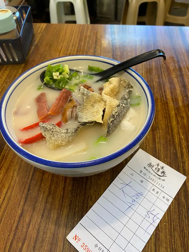 加杯凍檸茶，共  54。味道還可以，之前見到有义燒及鵝肉，以為會偏咸，但又冇，這個算係比較意外的夾到個味