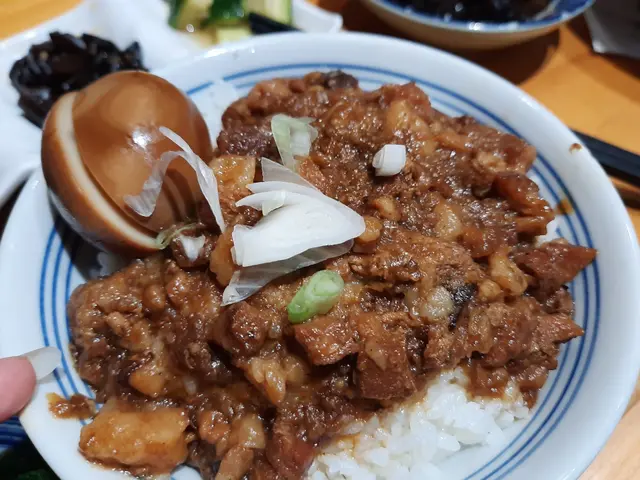 滷水蛋滷肉飯套餐