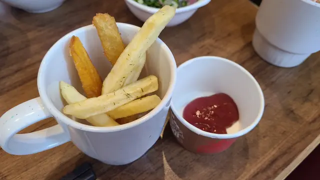 炸蕃薯條，炸薯條