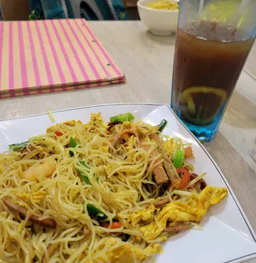 星洲炒米加凍檸茶