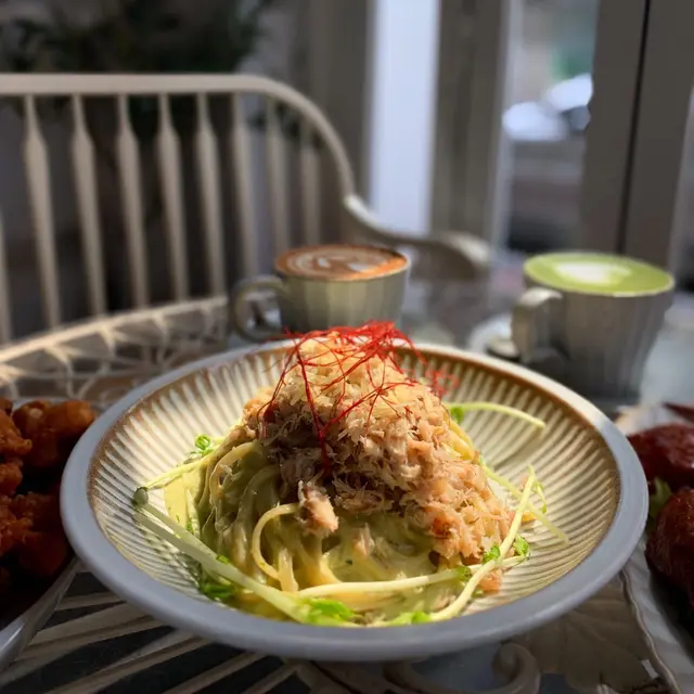 牛油果蟹肉意大利麵