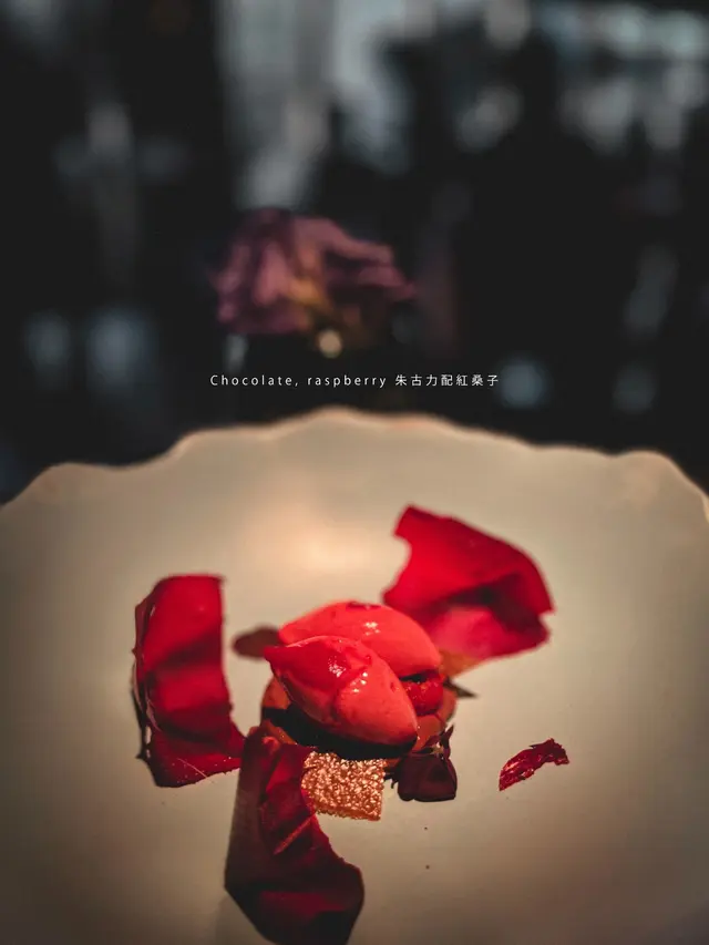 朱古力配紅桑子