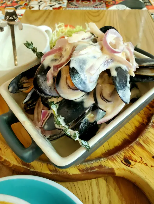 白酒忌廉煮青口