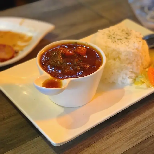 紅酒燴牛腩配飯