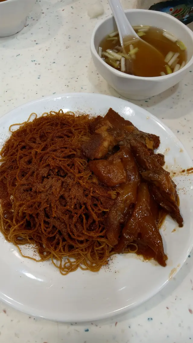 蝦子牛筋牛腩撈麵