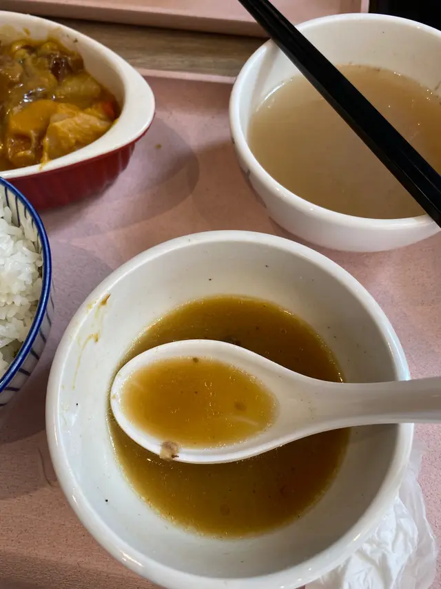 老闆教嘅撈做咖哩嘅牛腩變做喇沙