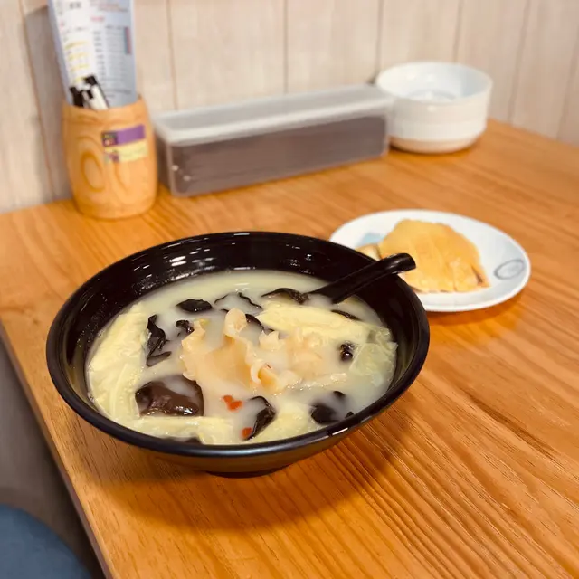 花膠雞濃湯米線