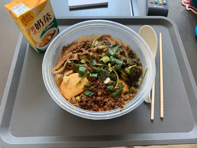 魚腐、豬大腸紅薯湯粉