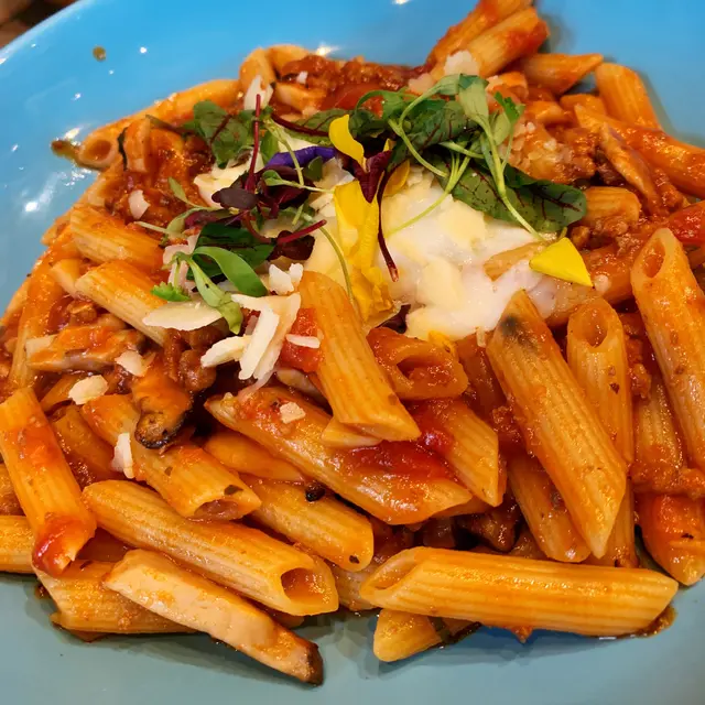 蕃茄肉醬溫泉蛋意大利長通粉