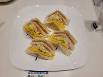 公司三文治