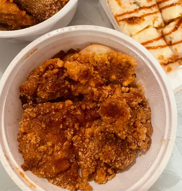 香酥雞扒滷肉飯