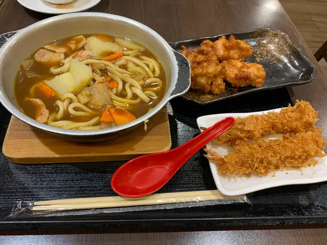 鐵鍋唐揚炸雞咖喱烏冬