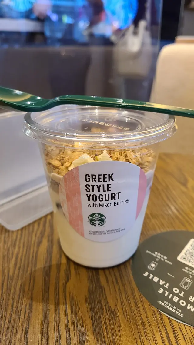 雜莓希臘式乳酪杯