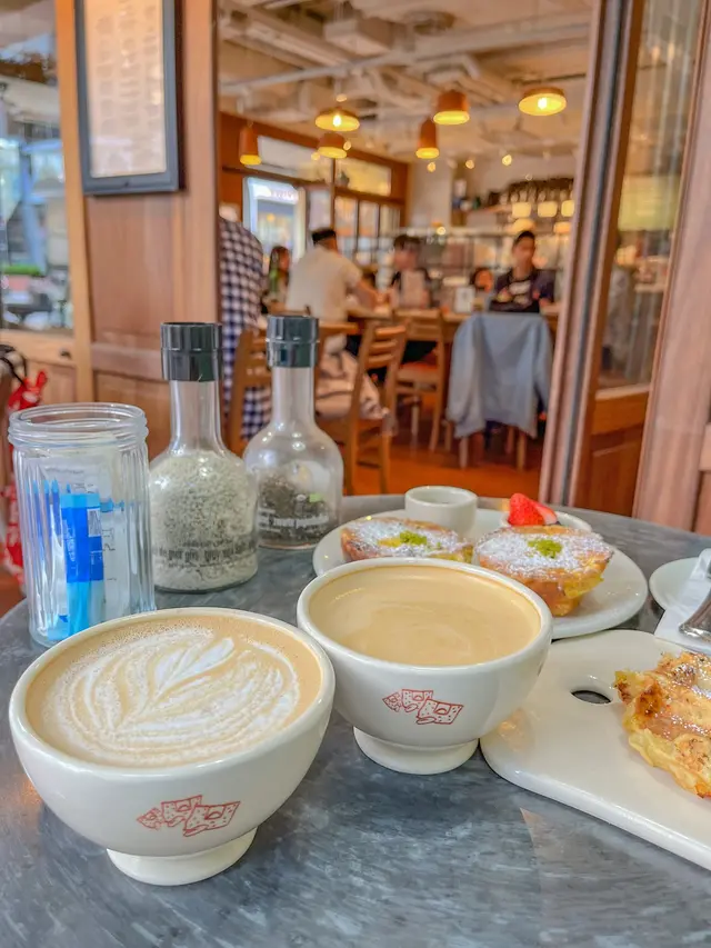 ☕Hazelnut Latte (Small) $45 用一個好似碗既杯飲幾得意🤣 榛子味好濃 