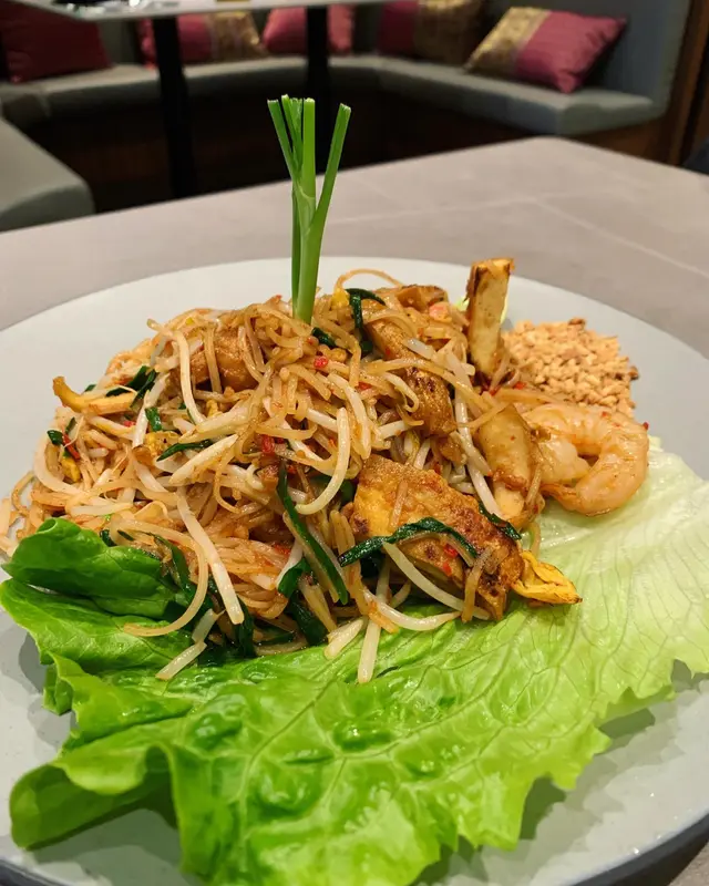 泰式蝦肉炒金邊粉