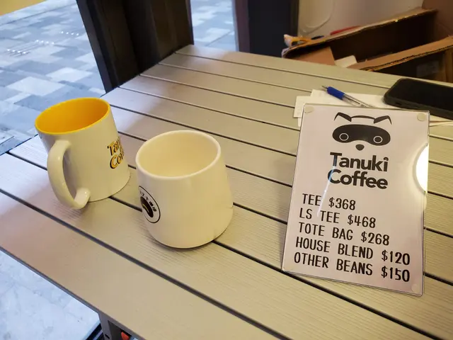 店中有T-Shirt 及咖啡豆賣