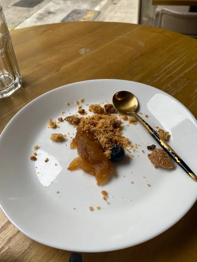 真正Apple  crumble 😅 真係得啲餅屑