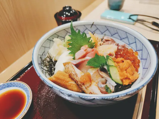 海言廚師發辦魚生飯(特上)