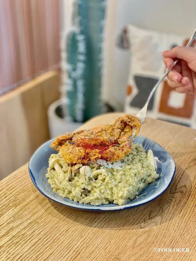 溫泉蛋軟殼蟹青醬蟹肉燉飯