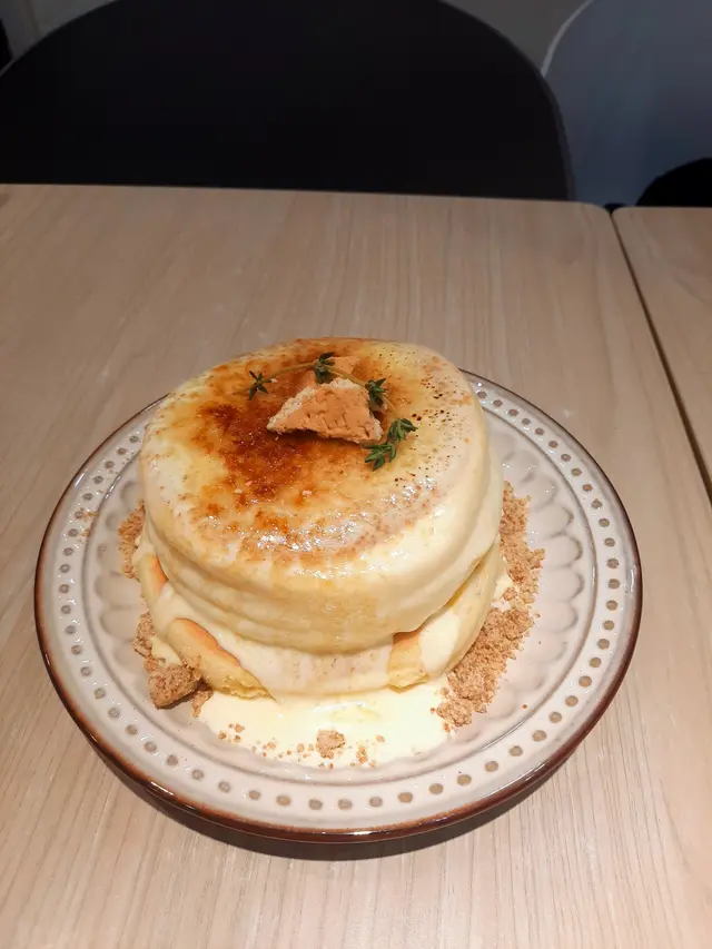 法式焦糖卡士達梳乎厘班戟