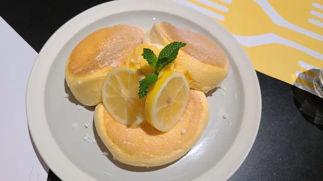 檸檬芝士脆糖班戟