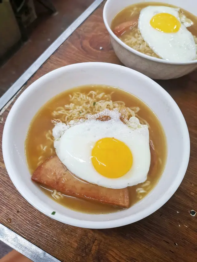 餐蛋一丁麵