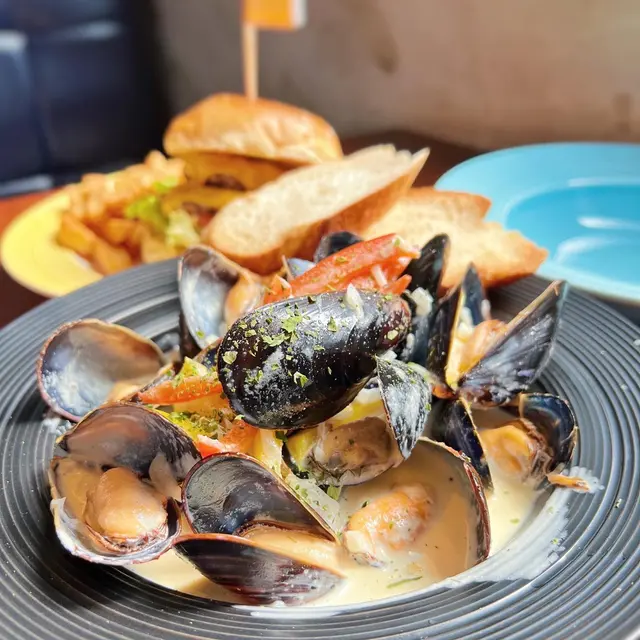 加拿大藍青口配白酒忌廉汁