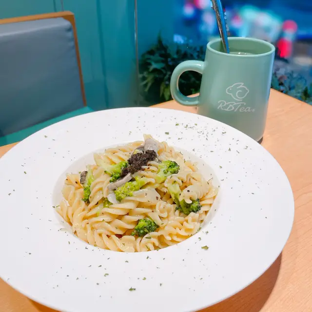 黑松露蘑菇濃湯螺絲粉
