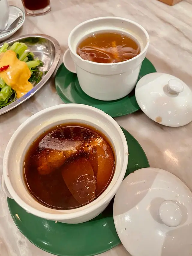 蘋果雪梨燉豬展雞腳湯