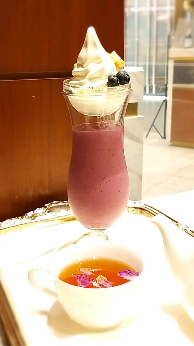 Mixed Berry Greek Yogurt Smoothie