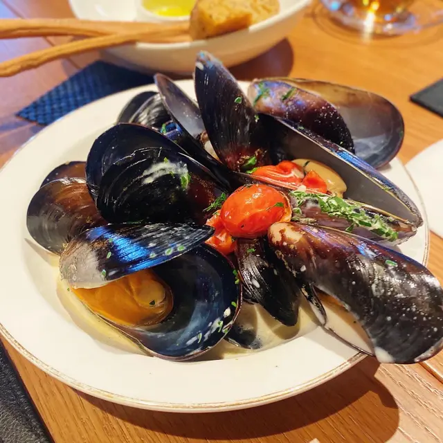 白酒忌廉汁煮澳洲藍青口