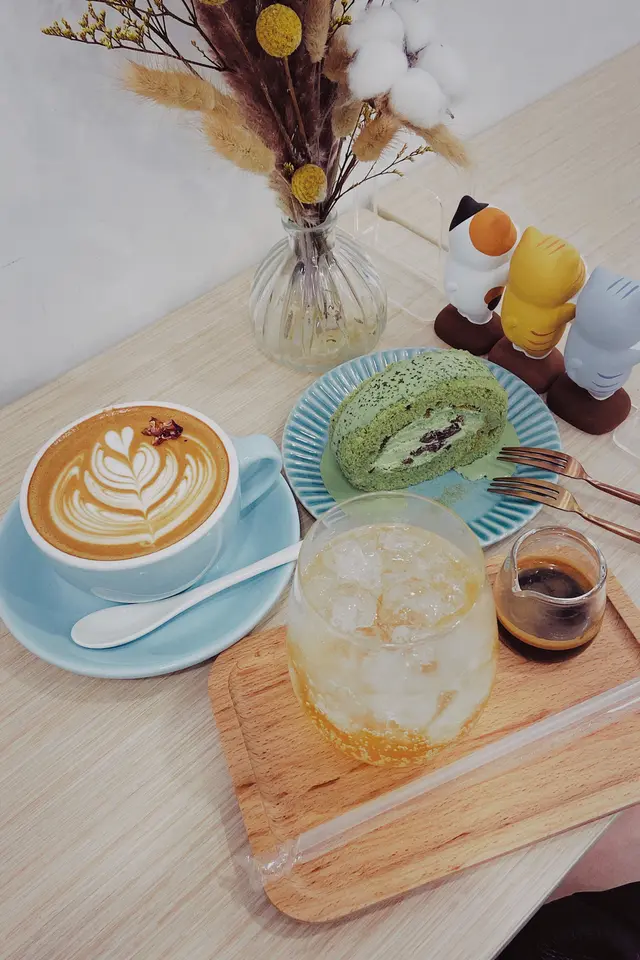 玫瑰𝗟𝗮𝘁𝘁𝗲 ,柚子咖啡梳打, 抹茶卷 