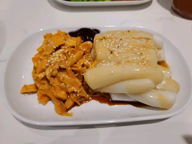 麻辣手撕雞腸粉