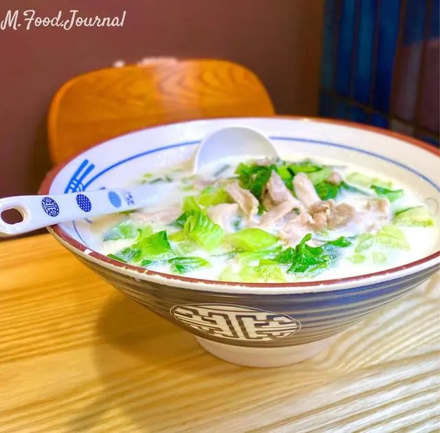 嫩雞白布湯闊麵