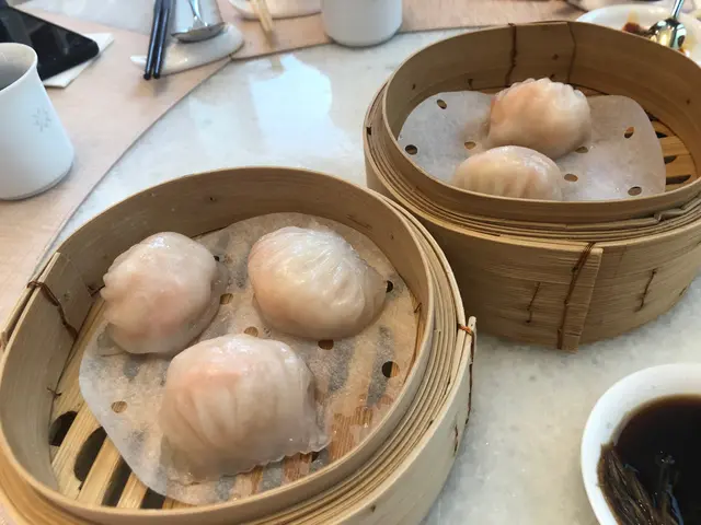 皮薄餡靚，size算大，蝦彈牙！可能我鍾意荀，如果有荀就更happy～