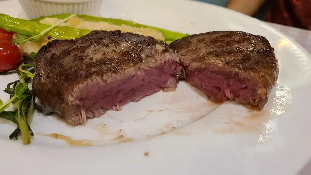 深海帶子拼醬燒汁牛柳