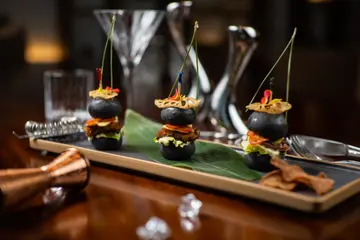 日式鳗鱼炭烧汉堡 Latitude 22 Japanese Sweet poached Eel Sliders