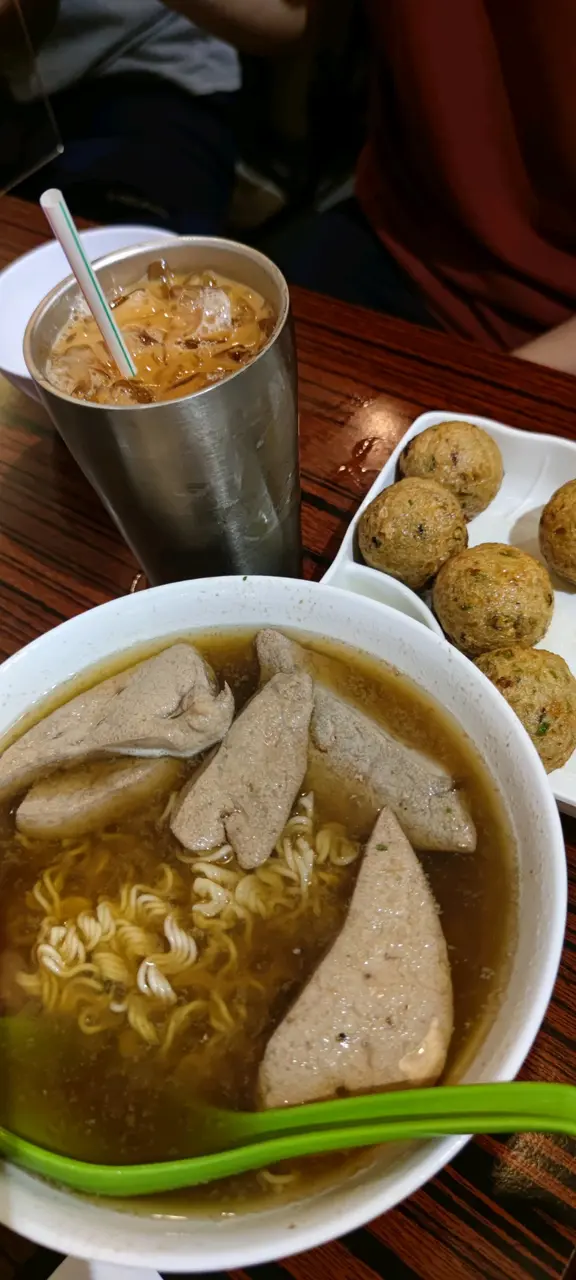 豬潤一試難忘,凍奶茶奶味都唔錯