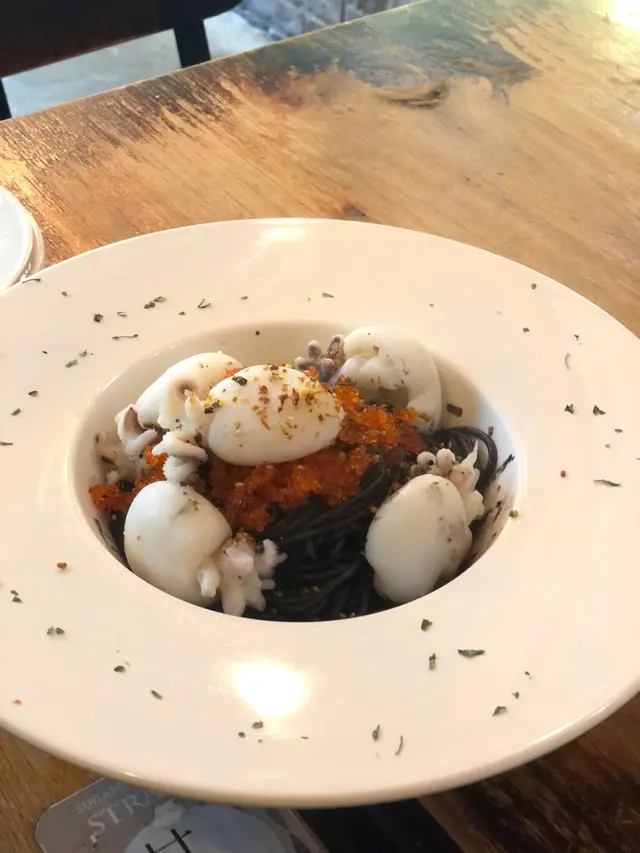 蟹子墨魚配黑麵