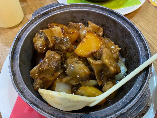鮑汁燴牛尾
