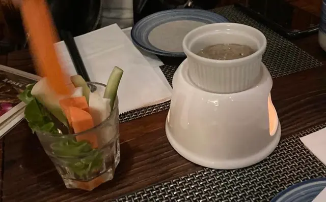 野菜條沙律伴鯷魚醬