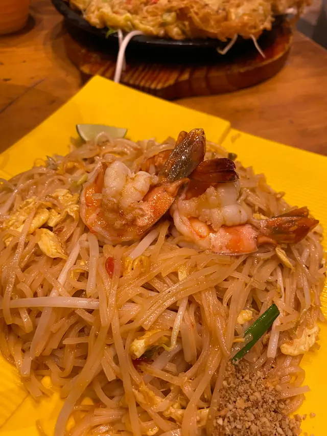 泰式鮮蝦炒金邊粉
