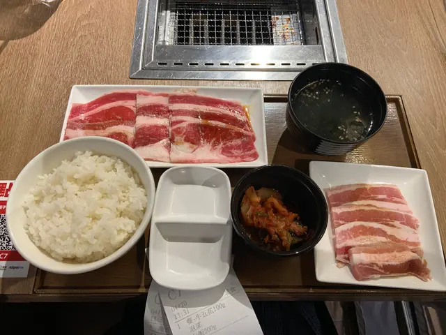 牛五花套餐100g + 豬五花腩肉 50g 