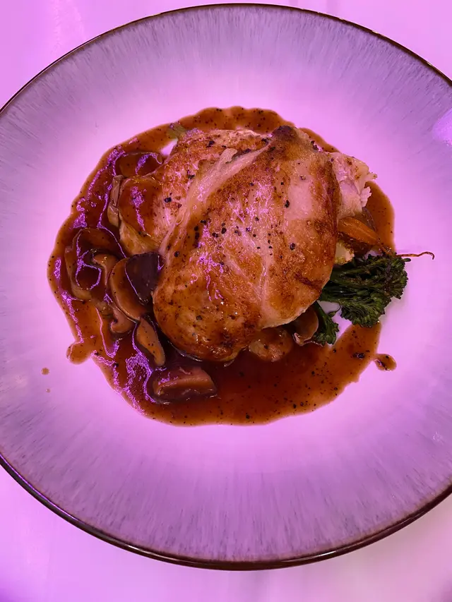 香煎雞胸（野菌燒汁）