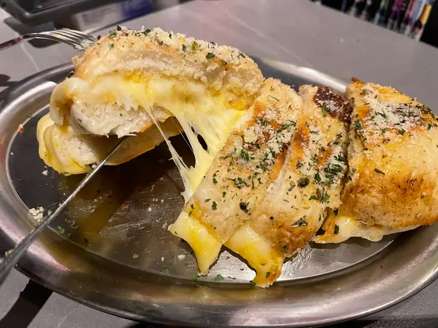 Trio Cheese Pita Bread