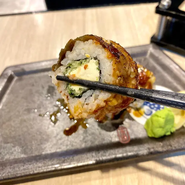 忌廉芝士鰻魚卷