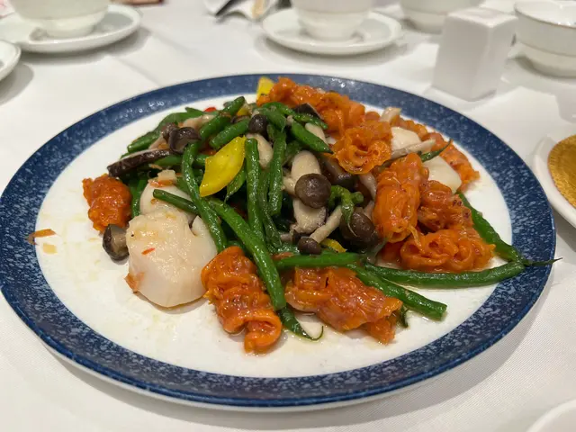 櫻海老髮辮豆炒帶子珊瑚蚌