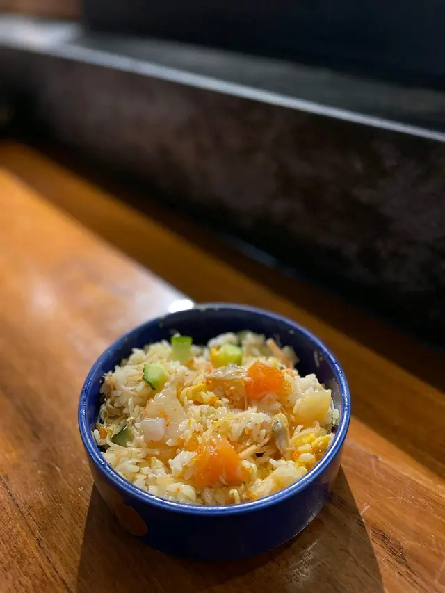 花錦魚生丼